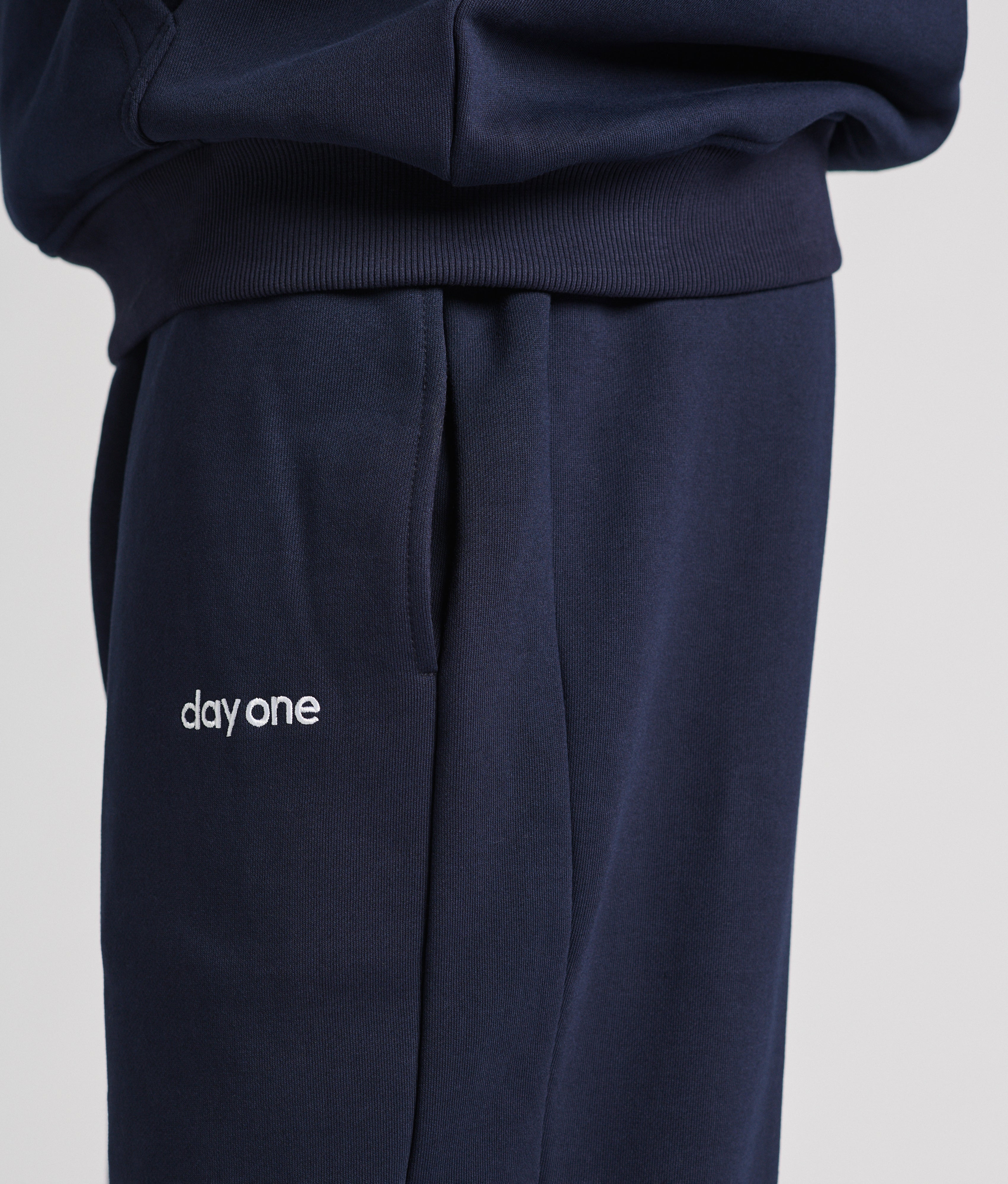 Crew Sweatpants Closed Leg