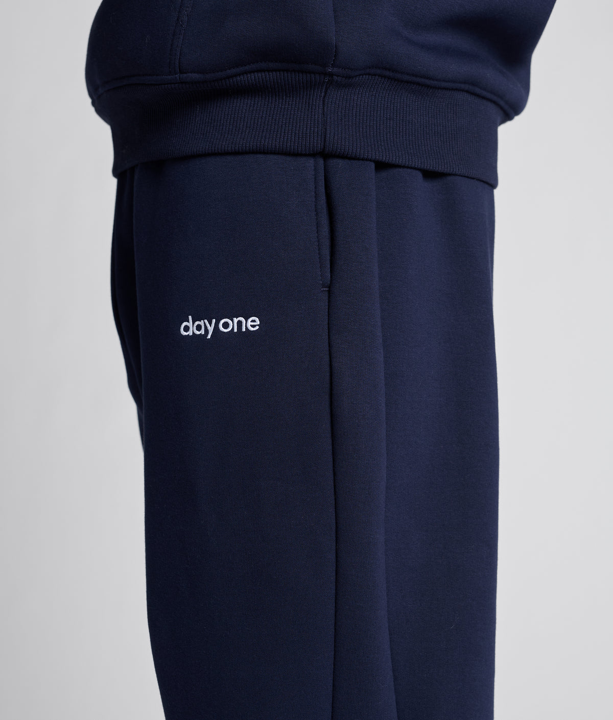Crew Sweatpants Closed Leg